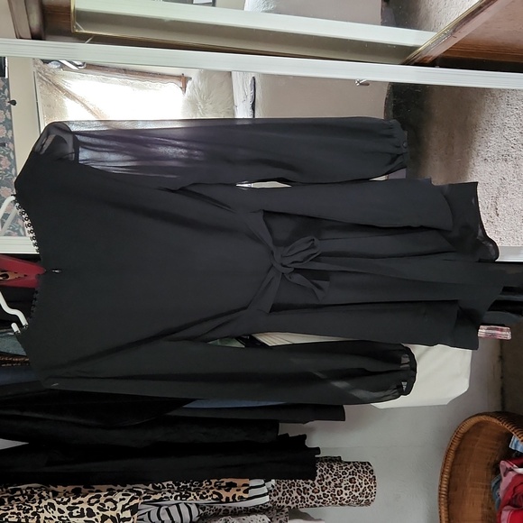 Women's Express dressy Black shortall dress/shorts with sheer sleeves size 4. - Picture 4 of 6